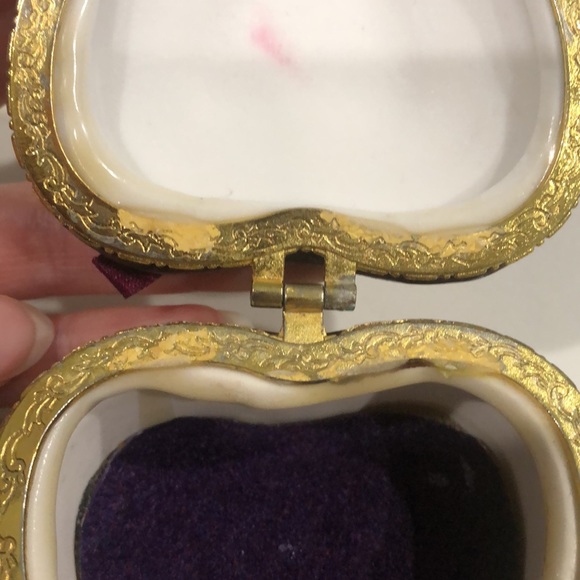Heart shaped vintage jewelry box - Picture 8 of 9